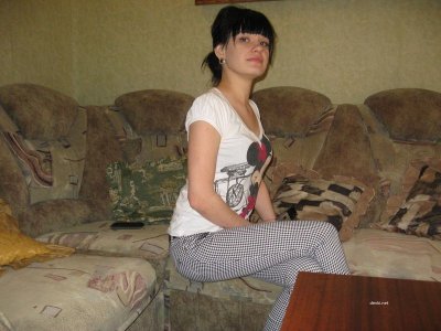 Сексуальная темноволосая красотка снимает с себя нижнее белье, чтобы показать свое идеальное тело!