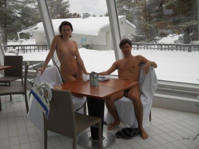 Домашний отдых: сиськи и попа молодой пары на фото