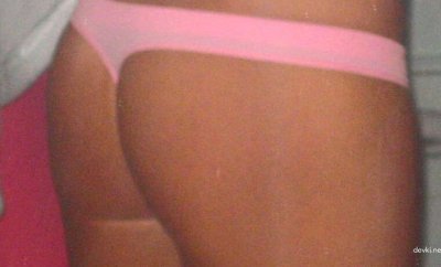 Пышногрудая красотка в роли главной героини.