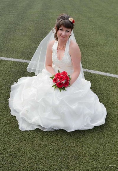 Дама в наряде и без одежды - новый видос!