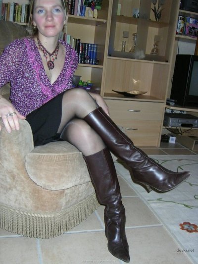 Порнушка с домохозяйкой в сапогах - горячие видео для взрослых