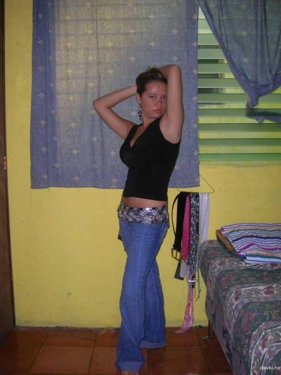 Интимные снимки девушки в соблазнительном образе: погрузись в мир!