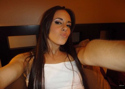 Халявные эрофотки молоденькой красотки