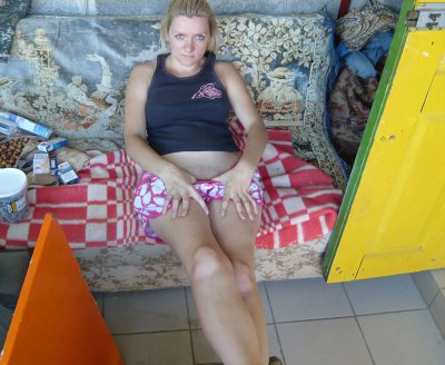 Готова раздеться перед камерой везде