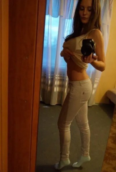 Красотка с обалденными большими грудями и попой