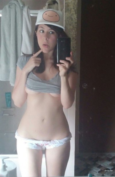 Обнаженная баба с пышным телом - горячий коктейль для глаз