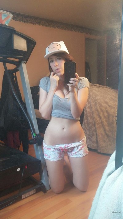 Обнаженная баба с пышным телом - горячий коктейль для глаз