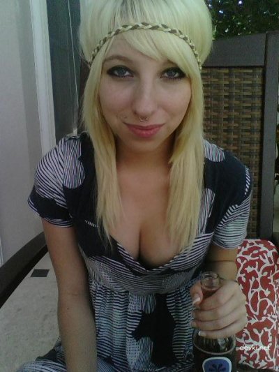 Заводные красотки без прикрытий: подборка голых эмоциональных дам