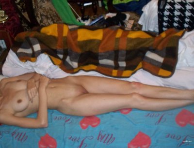 Фото интимной домашней красотки весьма стройной.