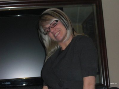 Красотка дома делает минет своему парню