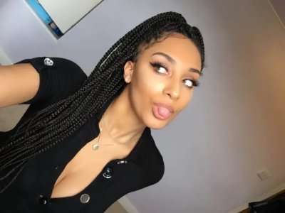 Шоколадная красотка с потрясающими формами жаждет тебя