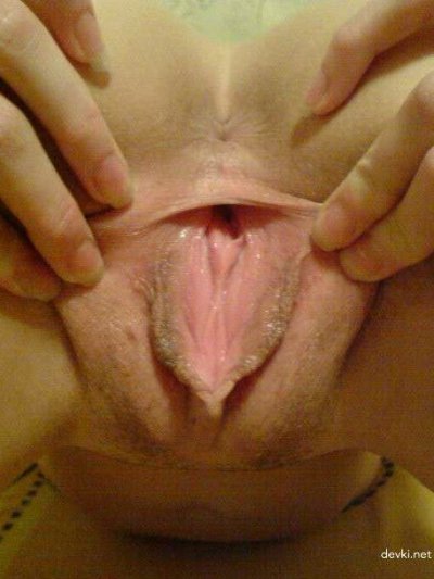 Очаровательная молодая жена готова порадовать тебя страстью!