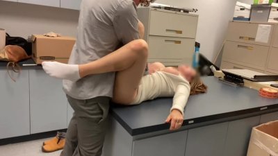 Скрытая камера: страстный секс с горячей любовницей в запретном месте - складе!