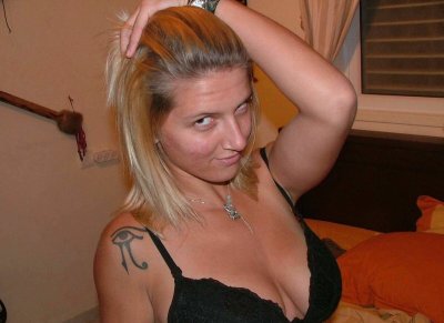 Крутой секс с развратной мамочкой - грудастой и опытной!