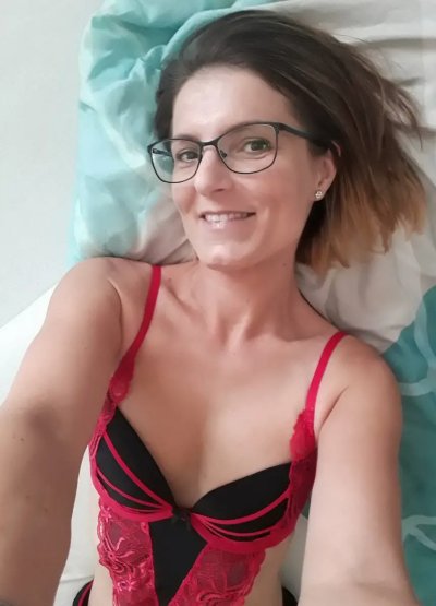 Сексуальная мамочка с идеальной попкой - горячее порно для взрослых