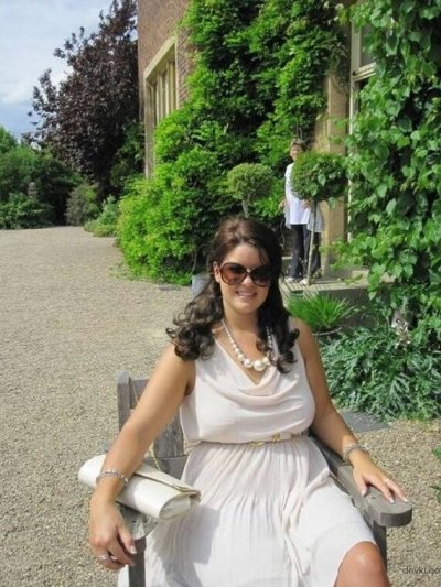 Милфа обожает заниматься с собой интимом