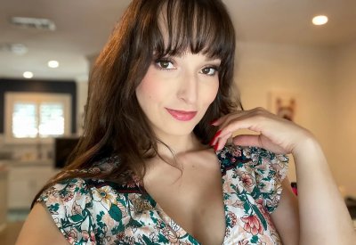 Горячая мамочка ждет тебя на нашем порно-сайте 18+