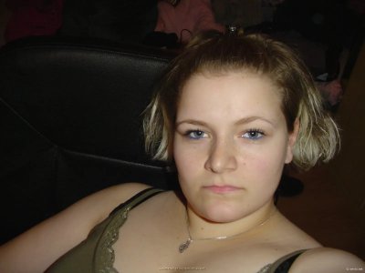 Пышная красотка с сочной киской