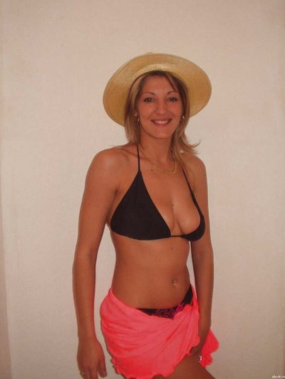 Сексуальные фото жены с пышной грудью: наслаждайся каждой деталью!