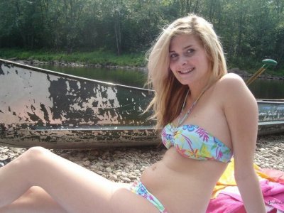 Наполнил киску своей подружки горячей жидкостью