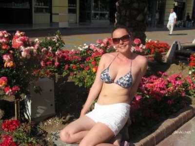 Сексуальные снимки моей супруги на пляже во время нашего отдыха