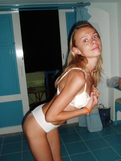 Сексуальные снимки стройной красавицы: насладись ее обаянием!