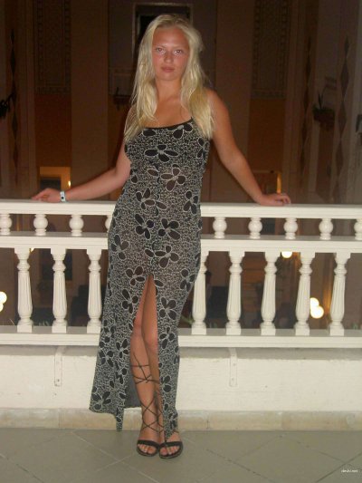 Сексуальные снимки обнаженной светловолосой красотки