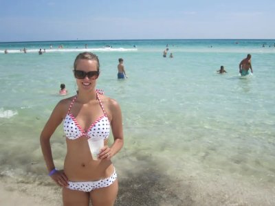 Прелесть задницы милой красотки