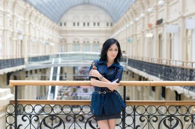 Эротические фото стильной брюнетки: наслаждайся её красотой!