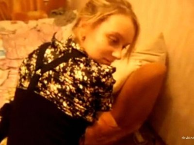 Взрыв спермы на нежном лице молодой красотки: эротический эксперимент