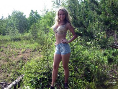 Девушка с огромными грудями стала моделью