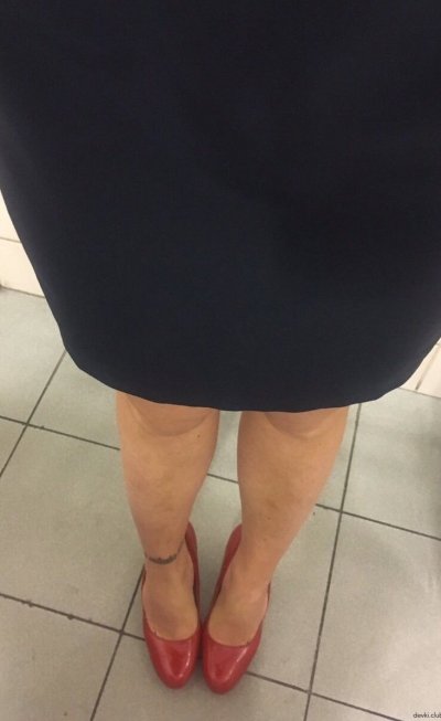 Соблазнительные фото молодой красавицы: чувственные изгибы.