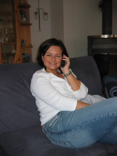 Опытная супруга провокационно показывает себя перед супругом