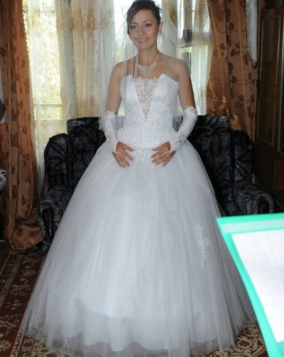 Женщина наслаждается фотосессиями без одежды — готова демонстрировать свое тело в любое время