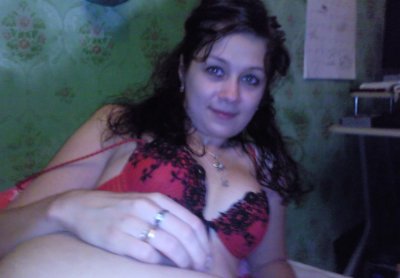 Девочка Маша показывает свои прелести в ванной и дома