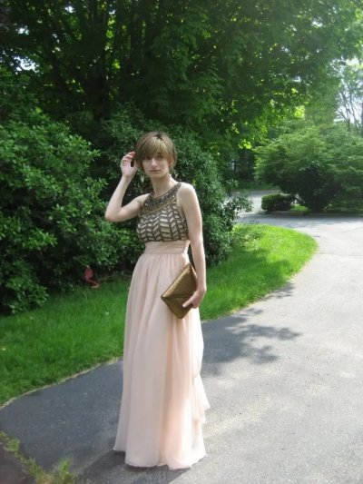 Сисечки великолепного размера у стройной красотки