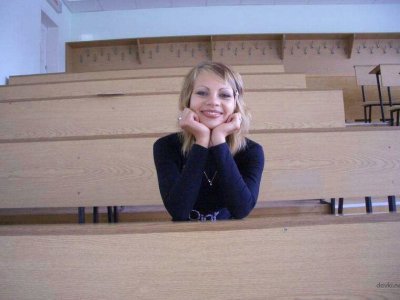 Домашние снимки изящной ученицы