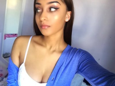 Шоколадная красотка с потрясающими формами жаждет тебя