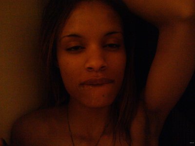 Интимная зона прекрасной женщины смешанной расы