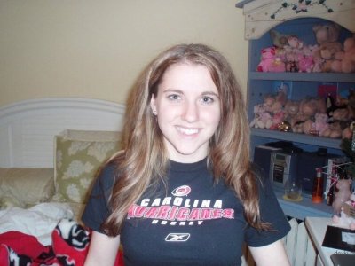 Голая девушка в отпуске снимается на видео