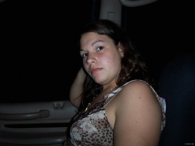 Пышка с обвисшей попкой обрабатывает толстый стояк