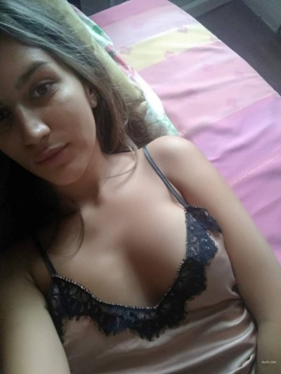 Знакомая красотка с сайта знакомств: обольстительные встречи для взрослых