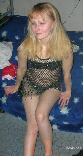 Нежный эротический танец в уютной обстановке