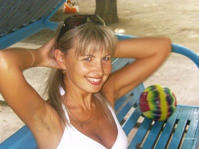 Фото страстной женщины с прекрасной попкой на любителях