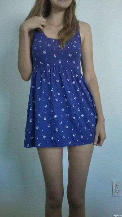 Стройная красавица с пышными формами и соблазнительной грудью