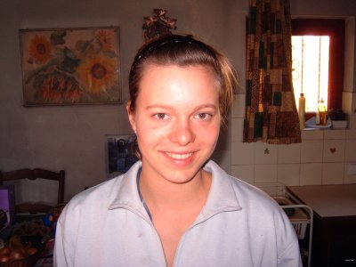 Развратная красотка показывает свое тело после водных процедур