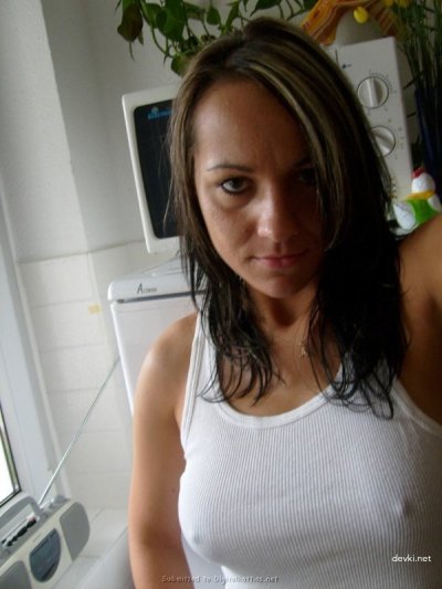 Сделала селфи своей ухоженной киски