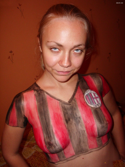 Сексуальные снимки из домашнего архива разбитой девушки