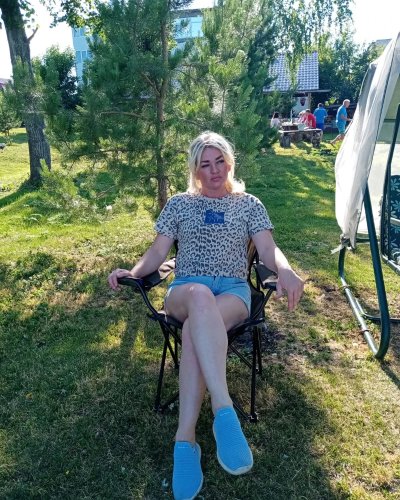 Горячая Анастасия показывает свои прелести на камеру