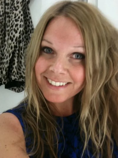 Женушка показала свою попку во всей красе!